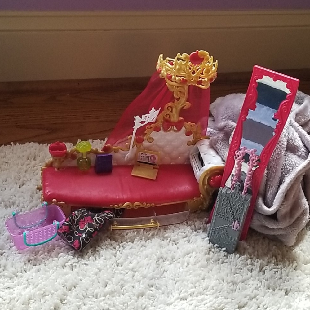 Monster and Ever After High Doll Bundle💜